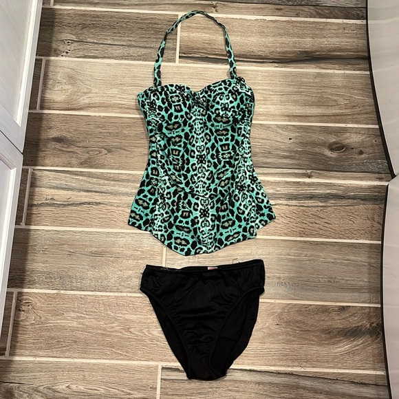 Women’s bathing suit - Picture 1 of 4